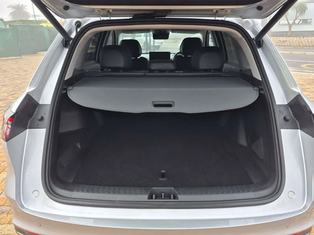 Geely E5 EM-i Apex - Image 10