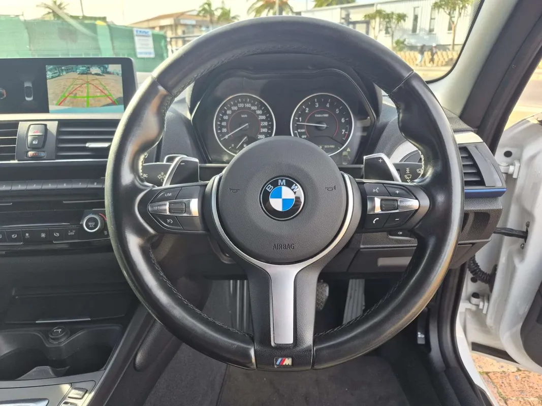 BMW M240i Convertible Auto - Image 11
