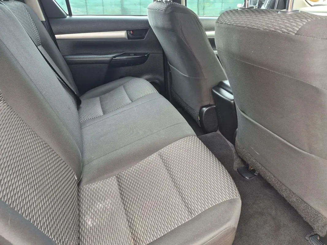 Toyota Hilux 2.4GD-6 double cab 4x4 SRX auto - Image 12