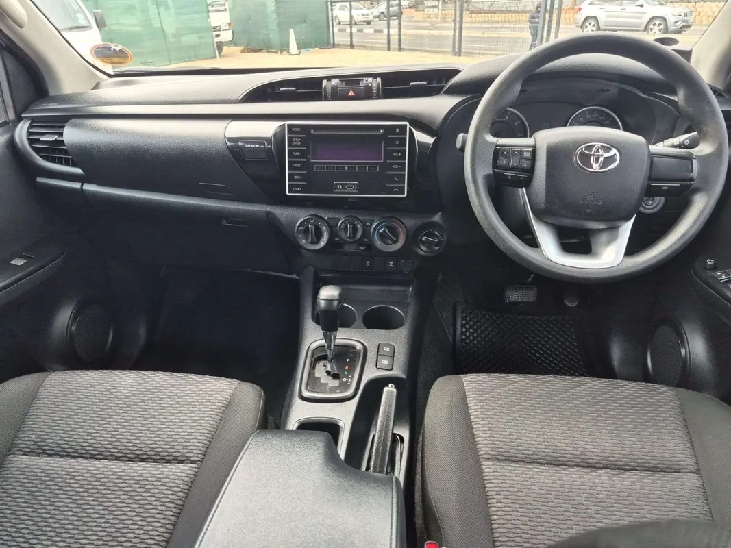 Toyota Hilux 2.4GD-6 double cab 4x4 SRX auto - Image 13