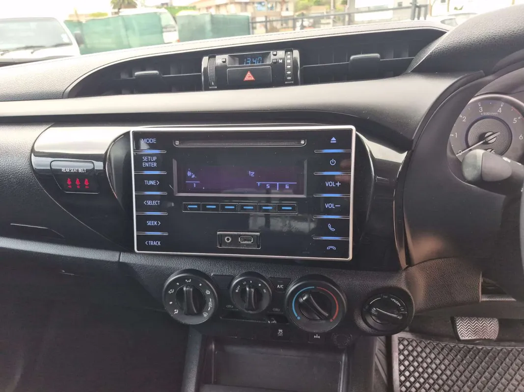 Toyota Hilux 2.4GD-6 double cab 4x4 SRX auto - Image 15