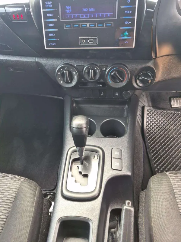 Toyota Hilux 2.4GD-6 double cab 4x4 SRX auto - Image 16