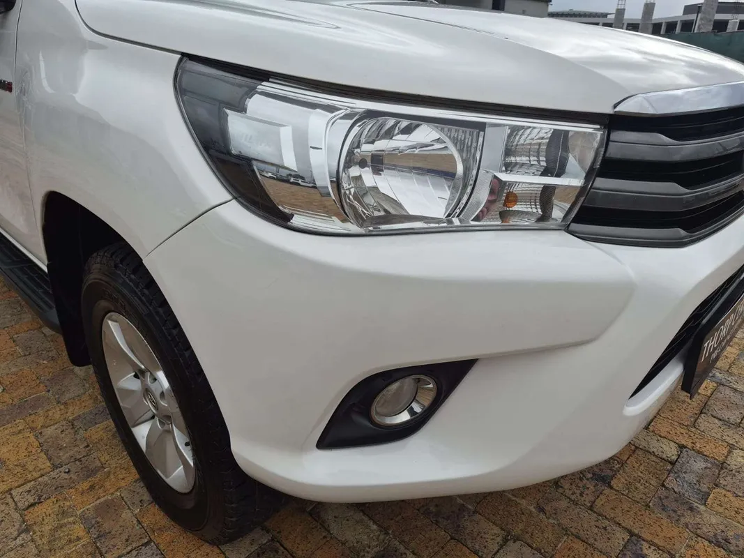 Toyota Hilux 2.4GD-6 double cab 4x4 SRX auto - Image 3