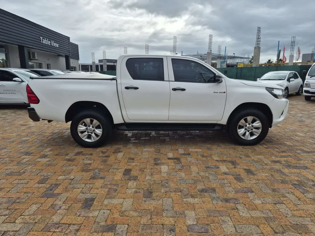 Toyota Hilux 2.4GD-6 double cab 4x4 SRX auto - Image 8