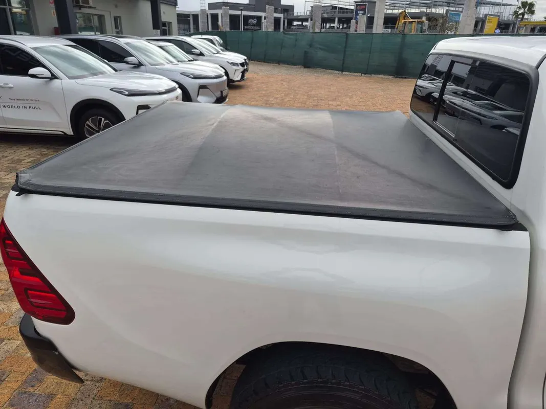Toyota Hilux 2.4GD-6 double cab 4x4 SRX auto - Image 10