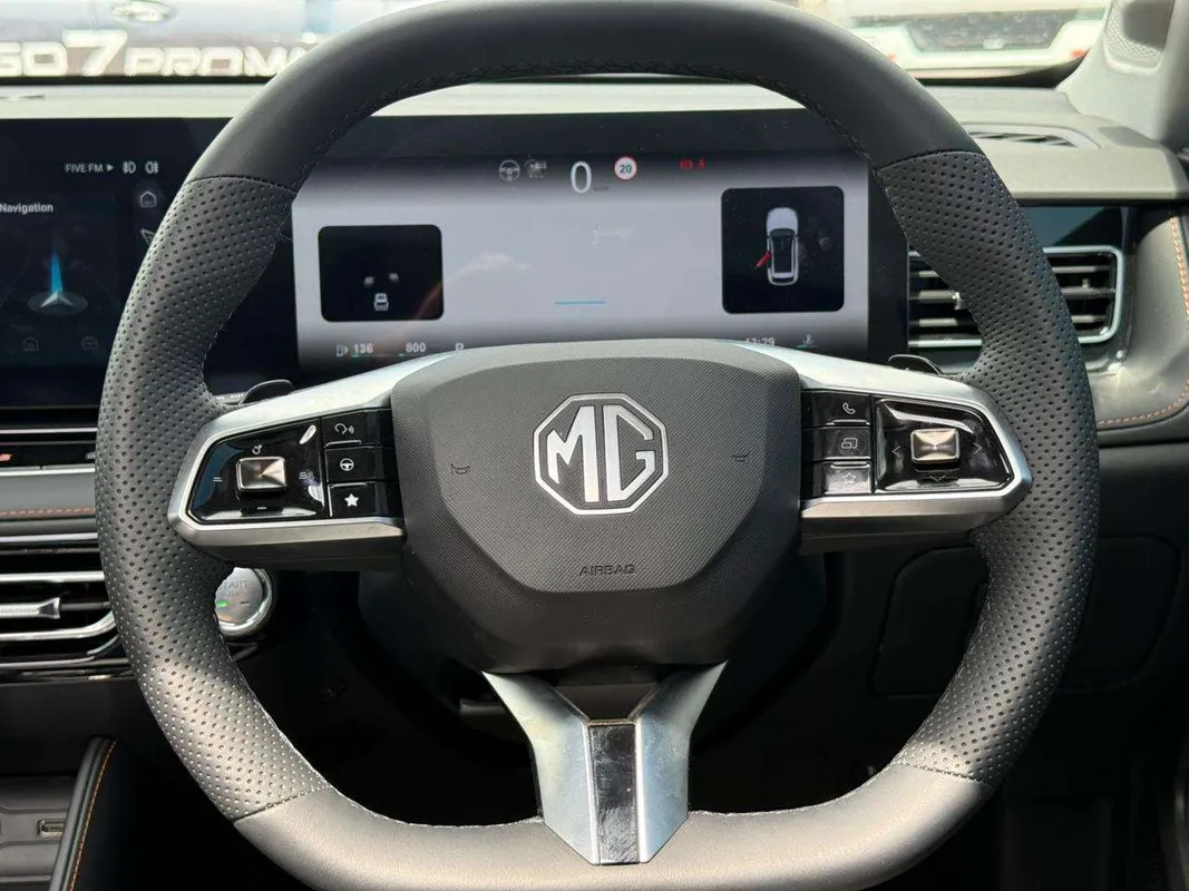 MG HS 2.0T AT Luxury - Image 15