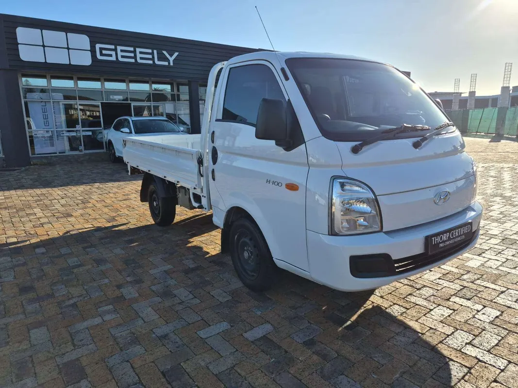 Hyundai H-100 Bakkie 2.6D Deck A/C - Image 1