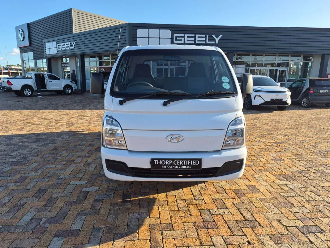 Hyundai H-100 Bakkie 2.6D Deck A/C - Image 2