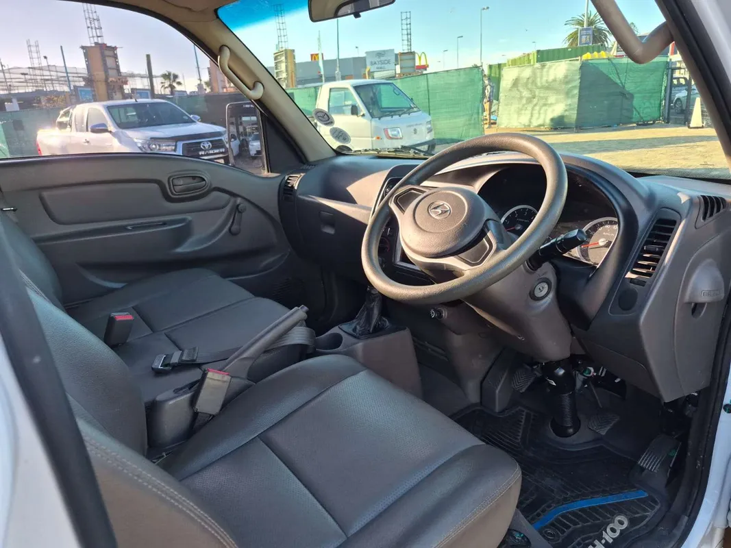 Hyundai H-100 Bakkie 2.6D Deck A/C - Image 11