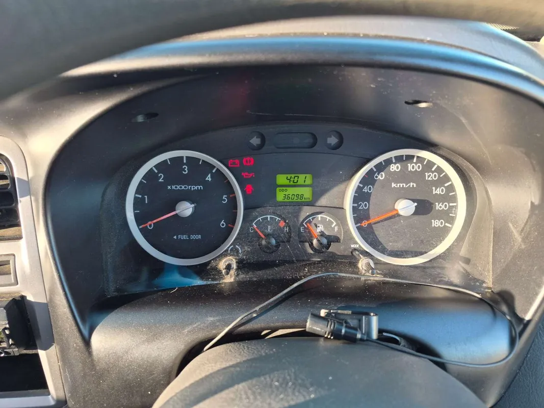 Hyundai H-100 Bakkie 2.6D Deck A/C - Image 14