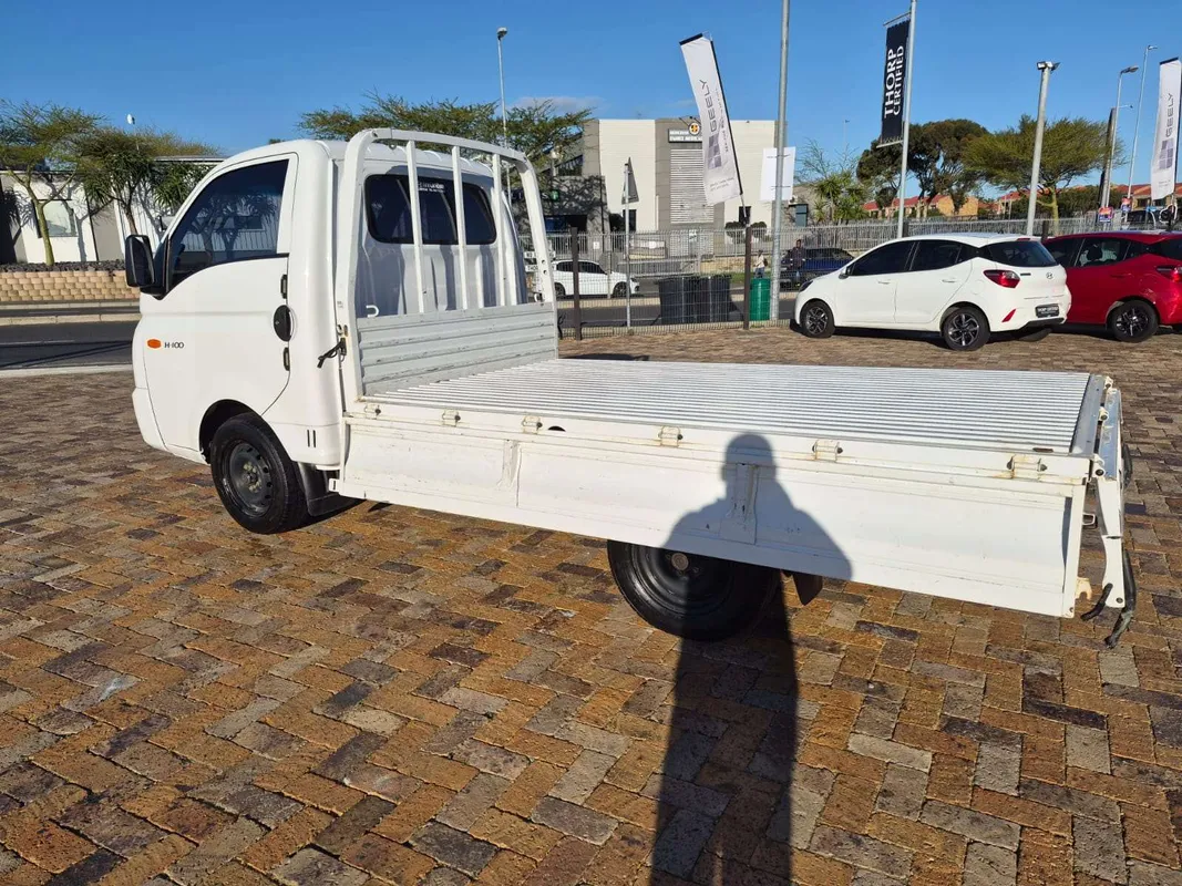 Hyundai H-100 Bakkie 2.6D Deck A/C - Image 5