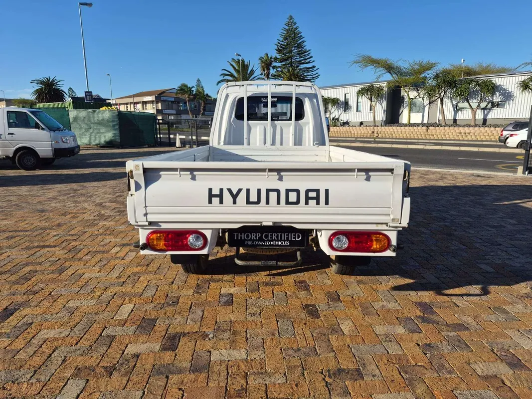 Hyundai H-100 Bakkie 2.6D Deck A/C - Image 8