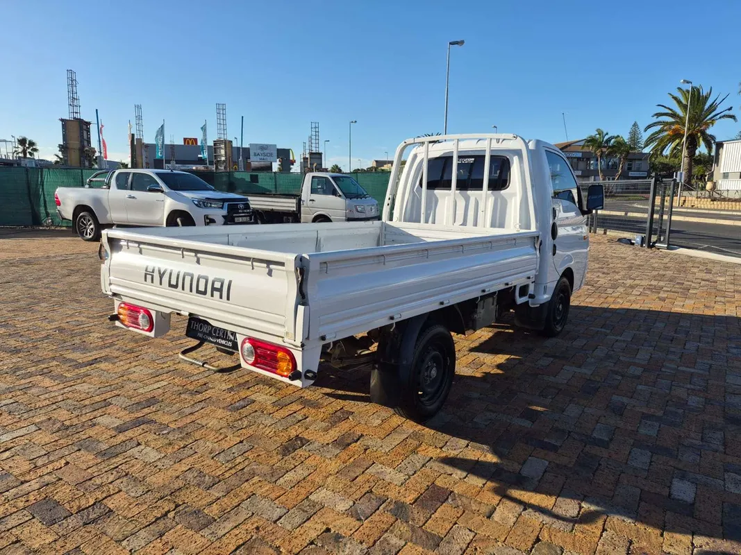 Hyundai H-100 Bakkie 2.6D Deck A/C - Image 9