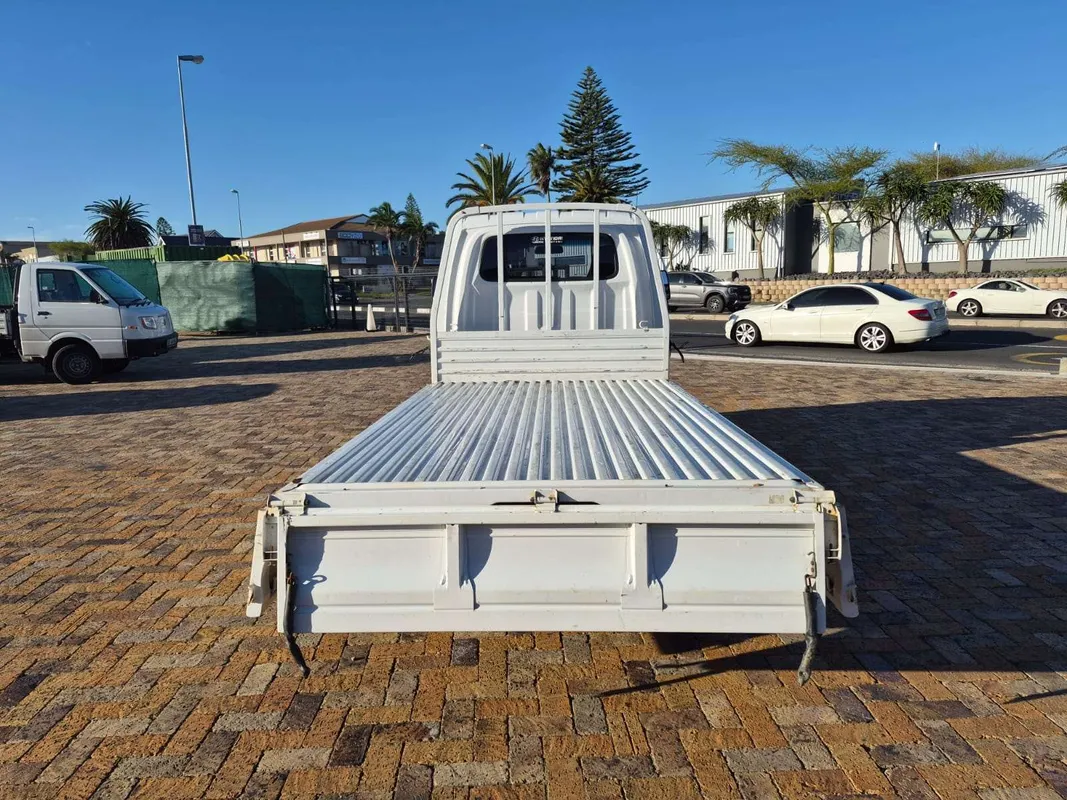 Hyundai H-100 Bakkie 2.6D Deck A/C - Image 10
