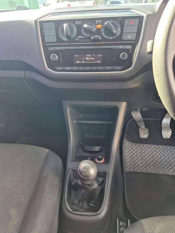 Volkswagen take up! 5-door 1.0 - Image 12