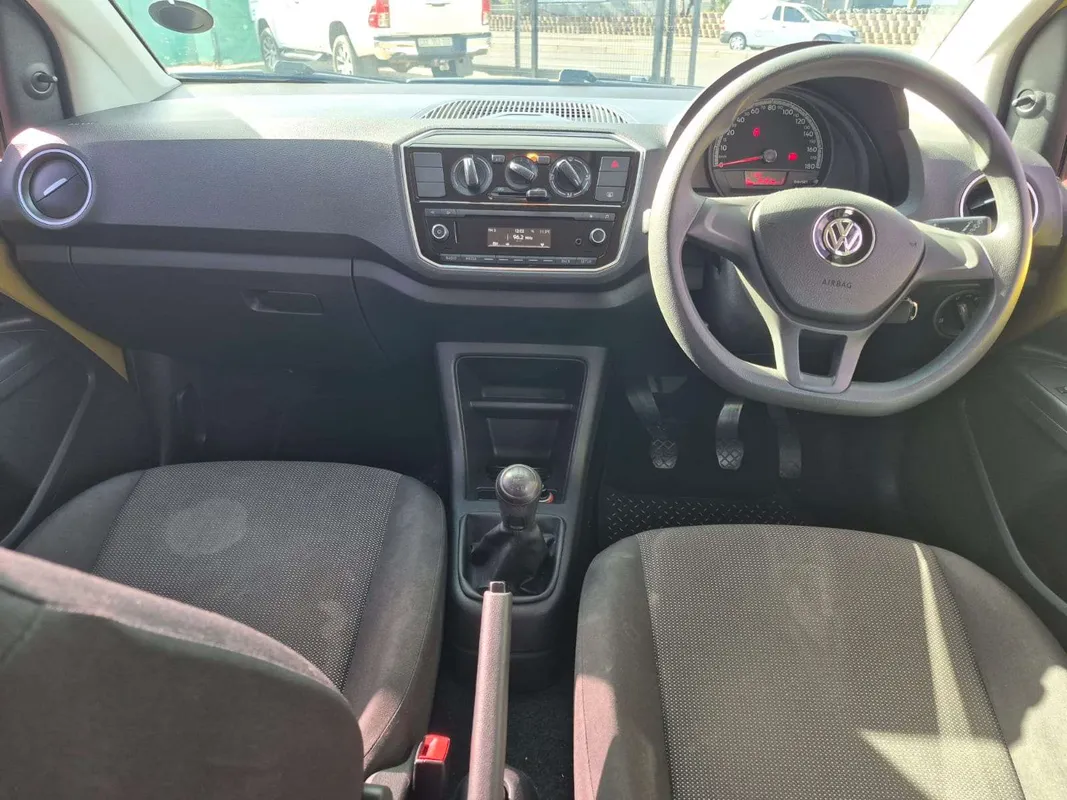 Volkswagen take up! 5-door 1.0 - Image 10