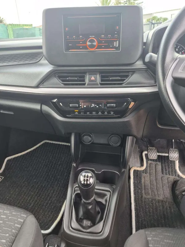 Suzuki Swift 1.2 GL MT - Image 13