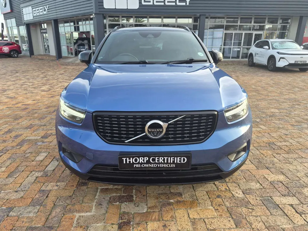 Volvo XC40 D4 AWD R-Design - Image 2
