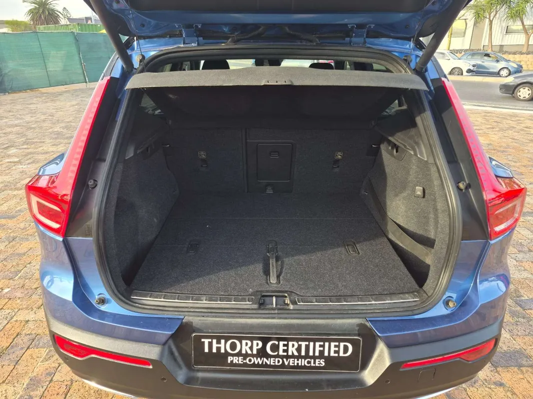 Volvo XC40 D4 AWD R-Design - Image 8