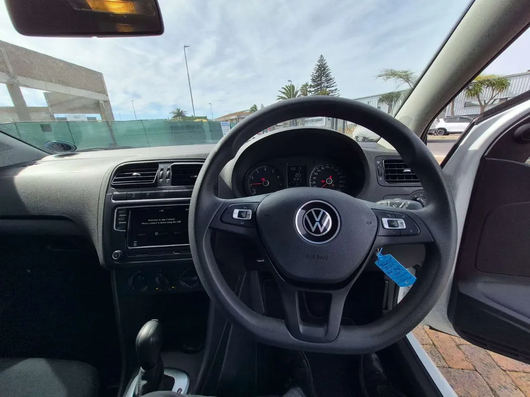Volkswagen Polo Vivo hatch 1.6 Comfortline auto - Image 11