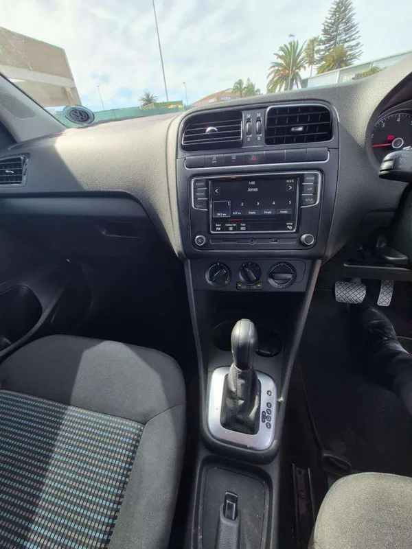 Volkswagen Polo Vivo hatch 1.6 Comfortline auto - Image 12