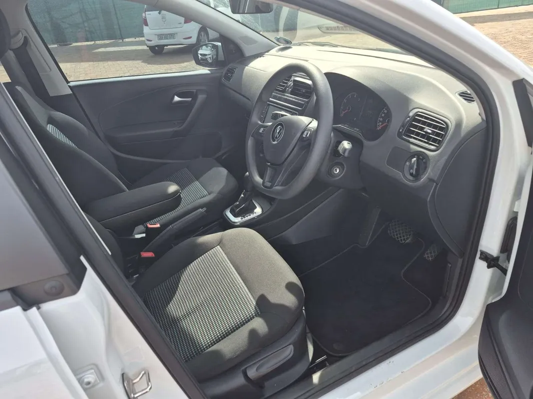 Volkswagen Polo Vivo hatch 1.6 Comfortline auto - Image 13
