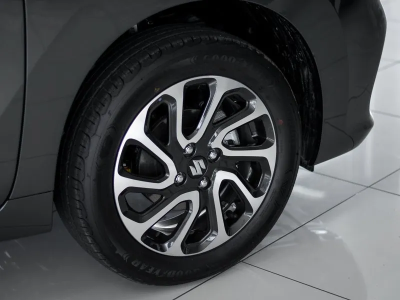 Suzuki Baleno 1.5 GLX A/T - Image 7