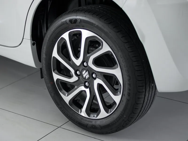 Suzuki Baleno 1.5 GLX A/T - Image 6