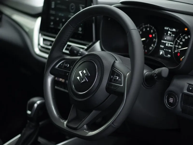 Suzuki Baleno 1.5 GLX A/T - Image 9