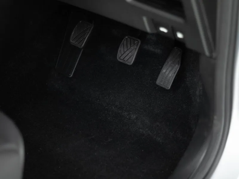 Suzuki Baleno 1.5 GLX - Image 14