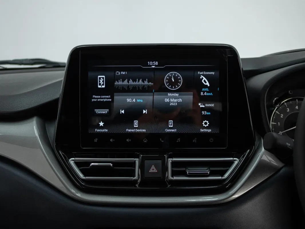 Suzuki Baleno 1.5 GLX - Image 24