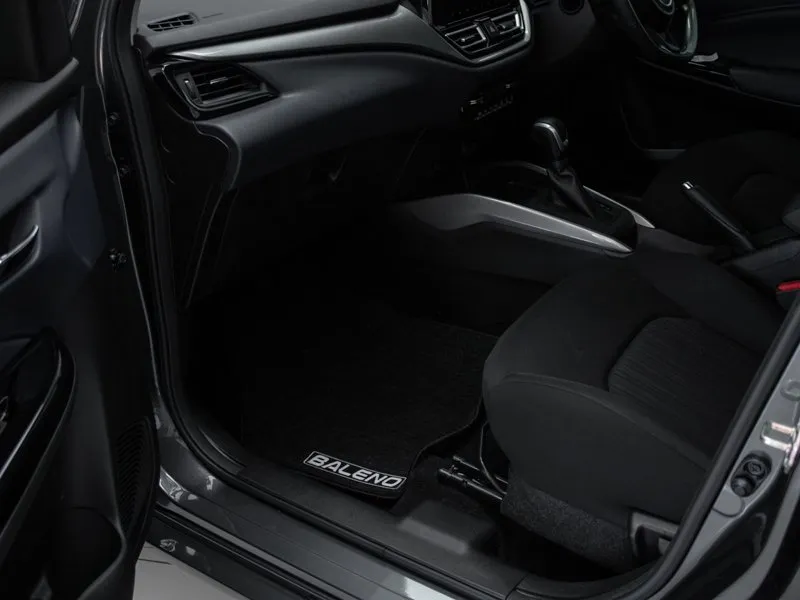 Suzuki Baleno 1.5 GLX - Image 11