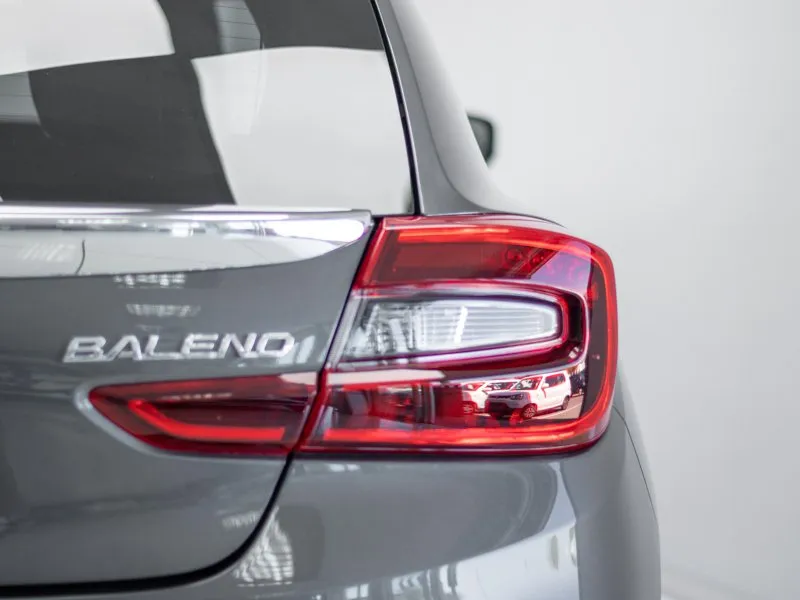 Suzuki Baleno 1.5 GLX - Image 4