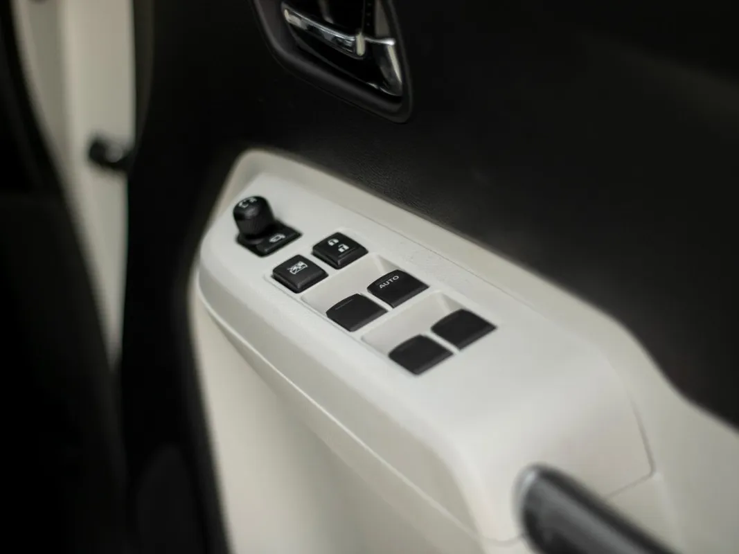 Suzuki Ignis 1.2 GLX AMT - Image 10