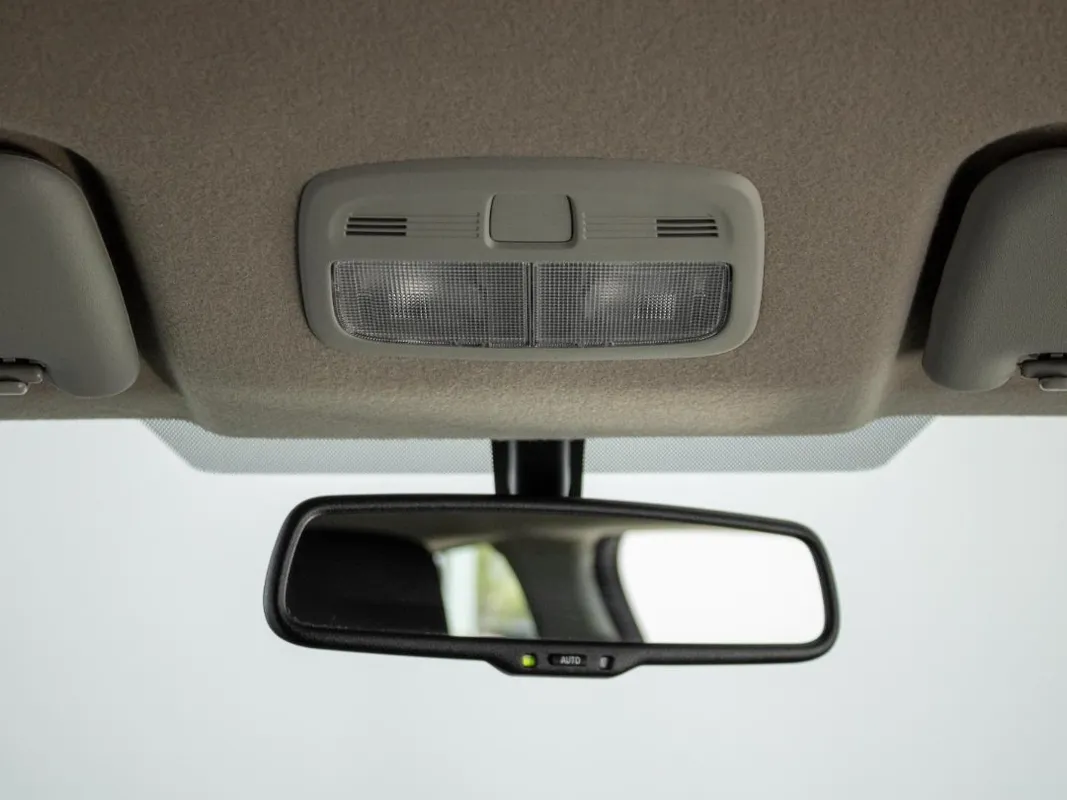 Suzuki Baleno 1.5 GLX - Image 10