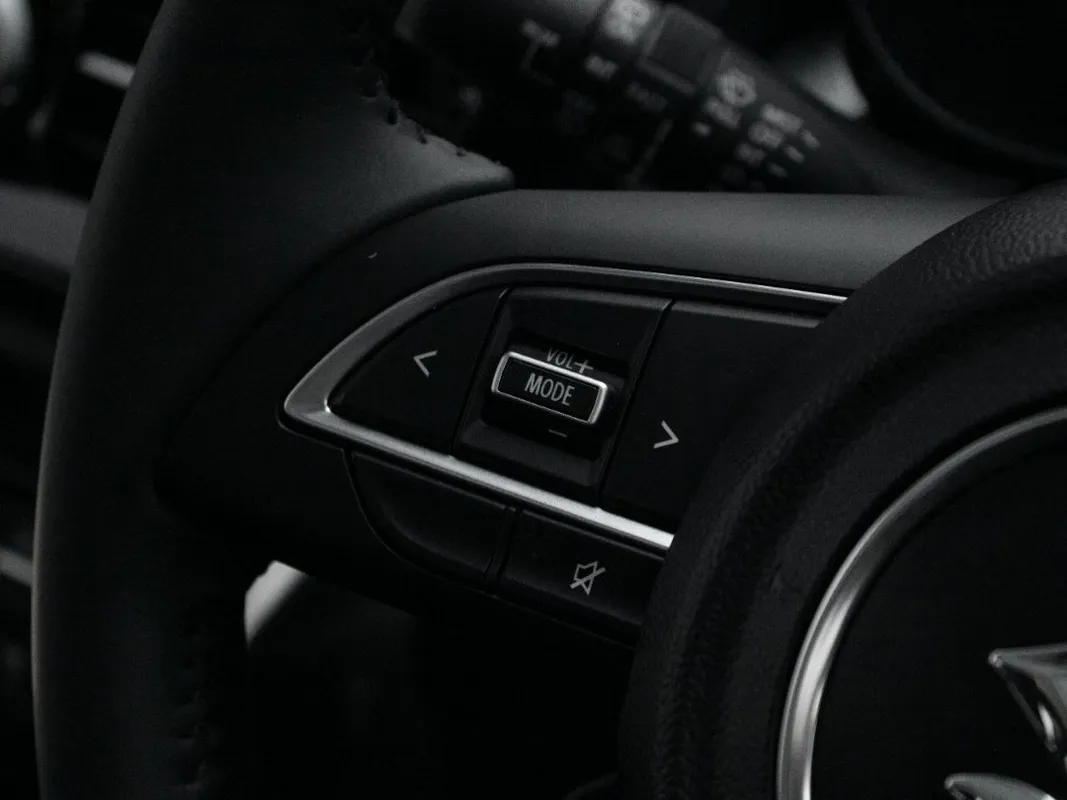 Suzuki Grand Vitara 1.5 GLX Auto - Image 11