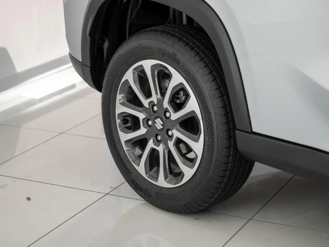 Suzuki Grand Vitara 1.5 GLX Auto - Image 26