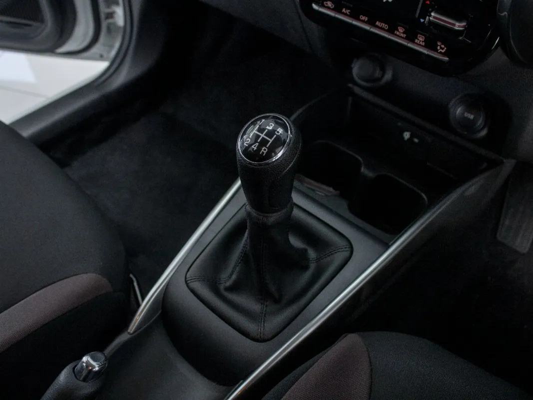 Suzuki Fronx 1.5 GLX 5MT - Image 21