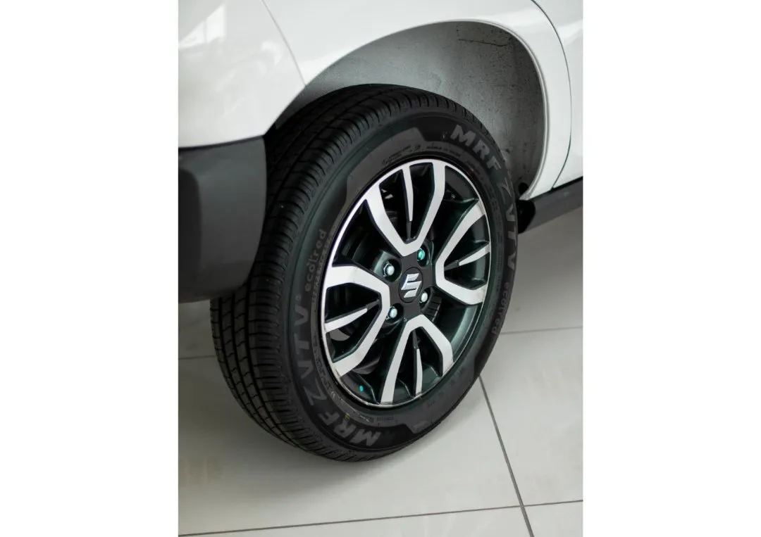 Suzuki S-Presso 1.0 GL+ AMT - Image 8