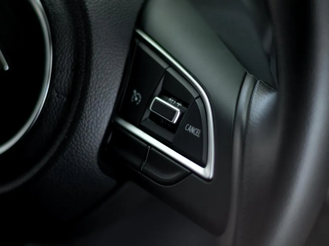 Suzuki Ertiga 1.5 GL MT - Image 10