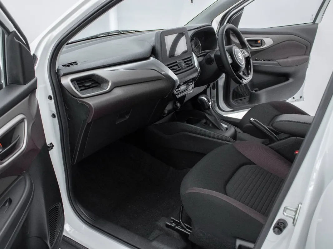 Suzuki Fronx 1.5 GL 5MT - Image 18