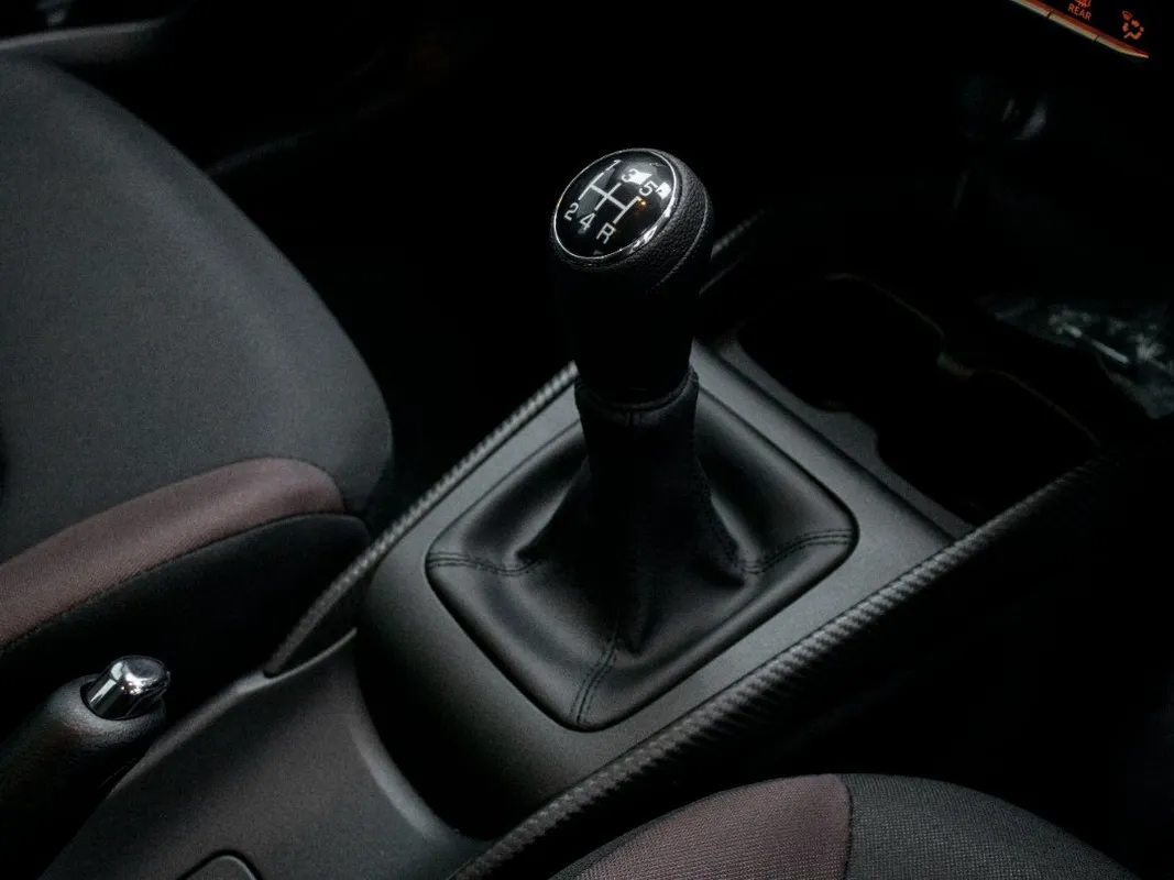 Suzuki Fronx 1.5 GL 5MT - Image 22