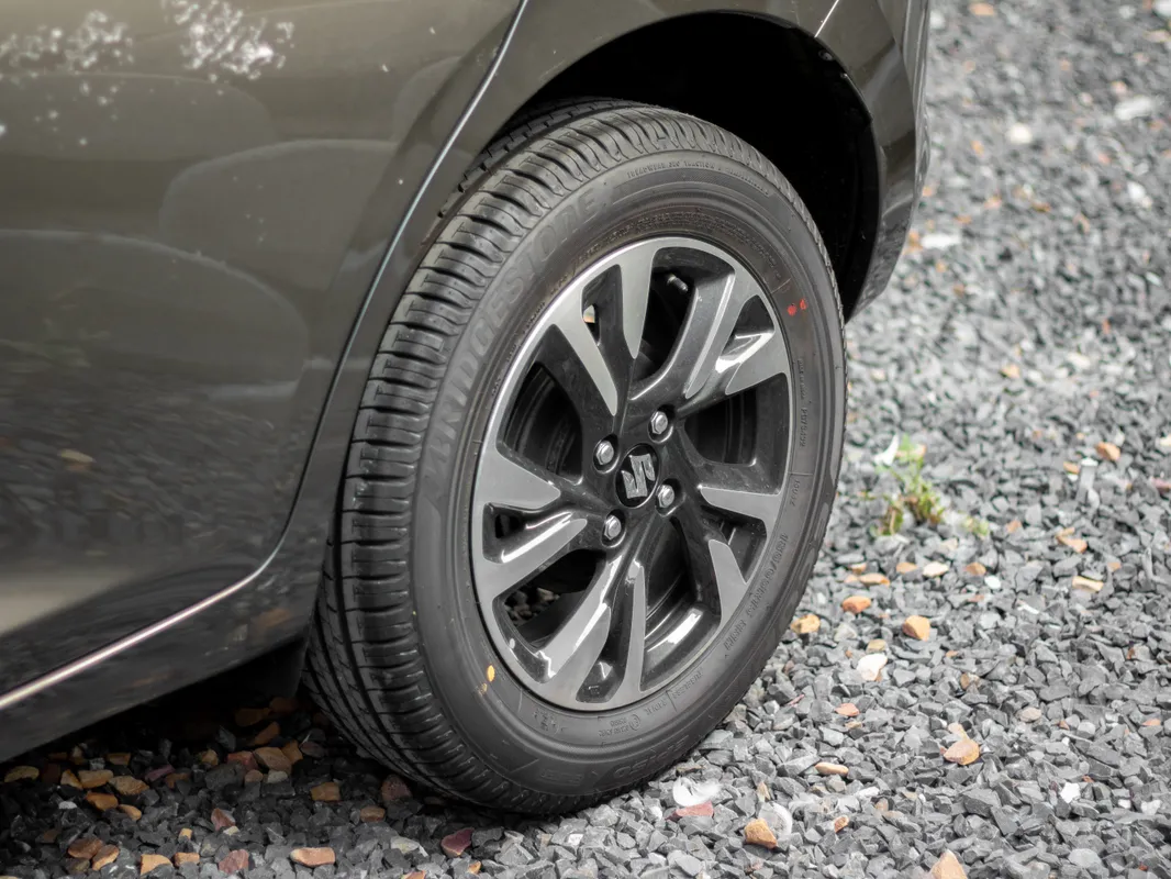 Suzuki Swift 1.2 GLX CVT - Image 3