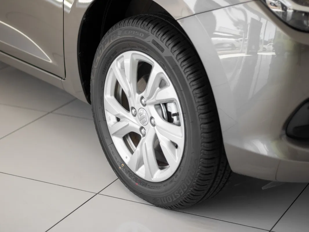 Suzuki Swift 1.2 GL+ MT - Image 5