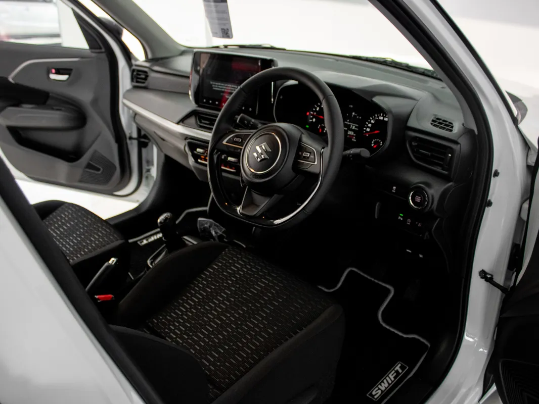 Suzuki Swift 1.2 GLX MT - Image 5