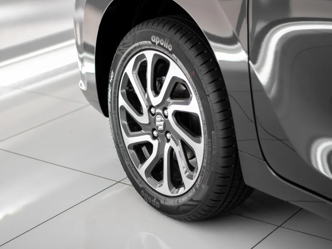 Suzuki Baleno 1.5 GLX A/T - Image 4