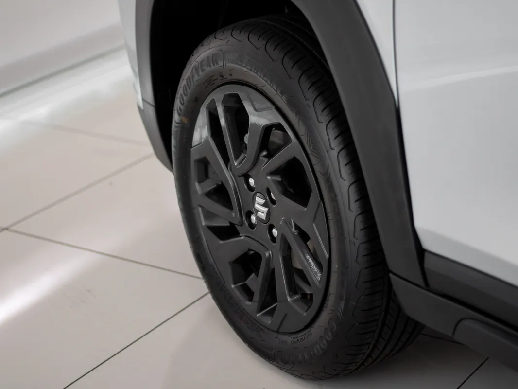 Suzuki Fronx 1.5 GL 5MT - Image 6