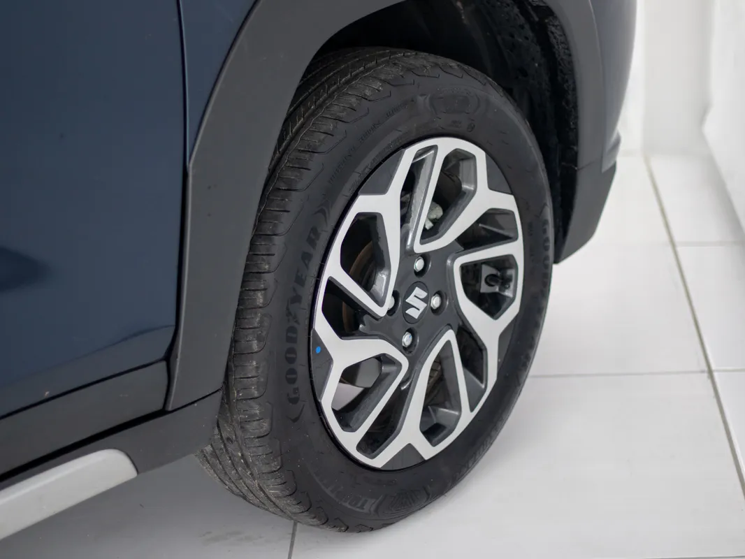 Suzuki Fronx 1.5 GLX 5MT - Image 4