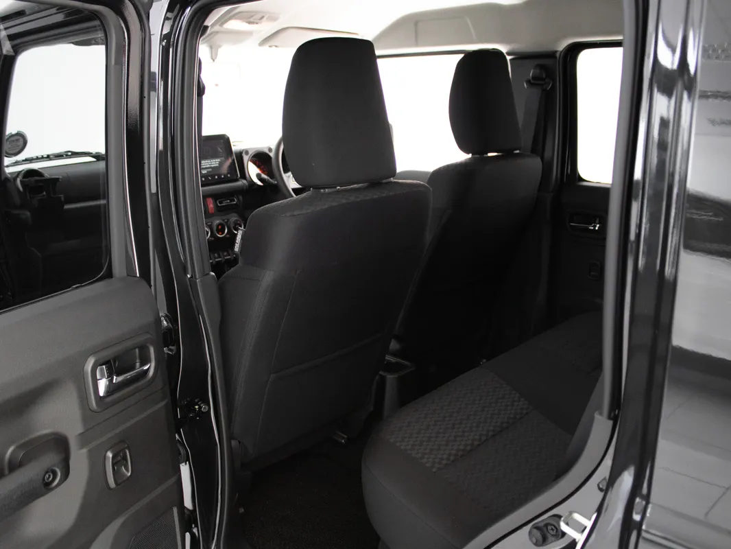 Suzuki Jimny 1.5 GLX 5Dr - Image 8