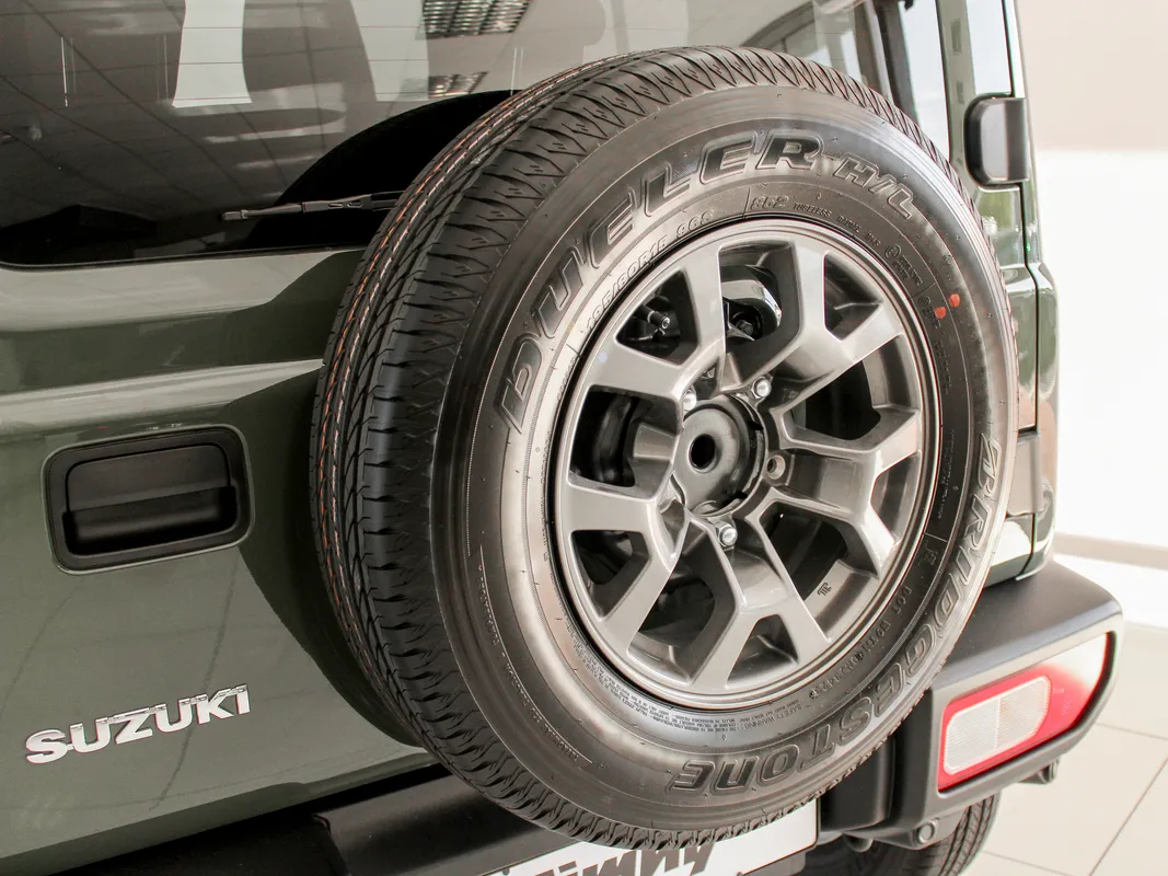 Suzuki Jimny 1.5 GLX 5Dr - Image 6